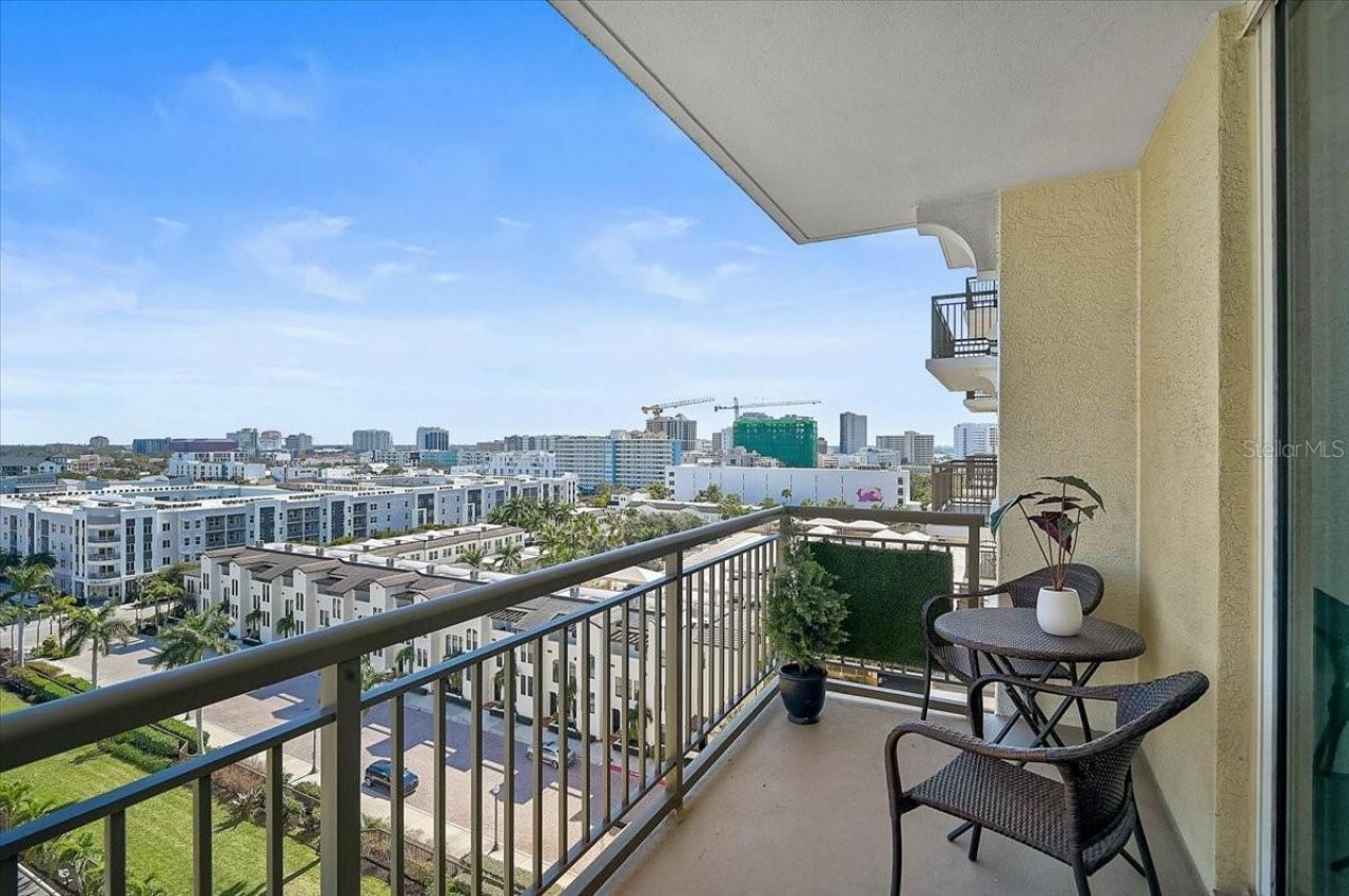 800 N Tamiami Trail, Unit 910, Sarasota, FL 34236 Photo