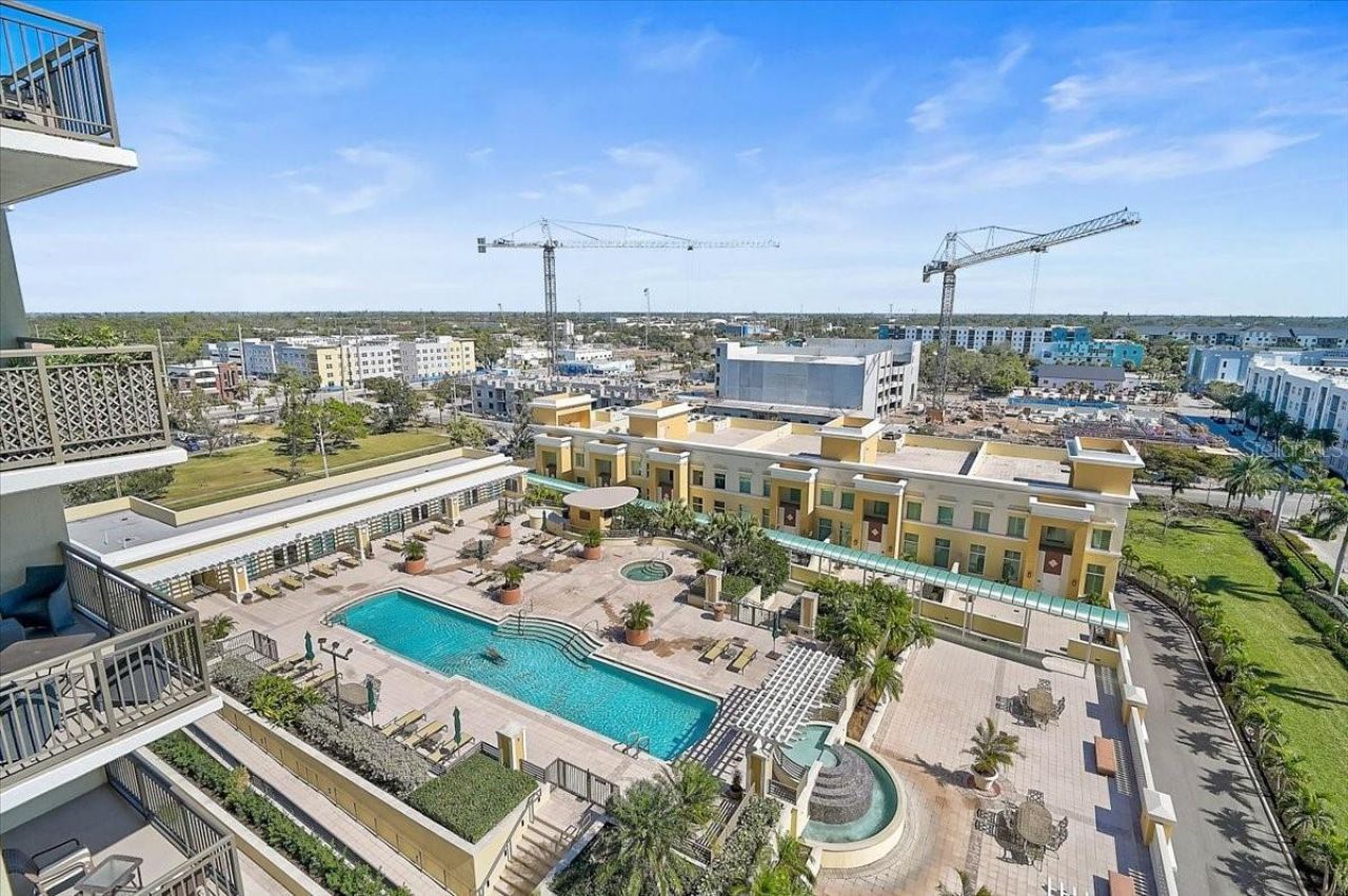 800 N Tamiami Trail, Unit 910, Sarasota, FL 34236 Photo