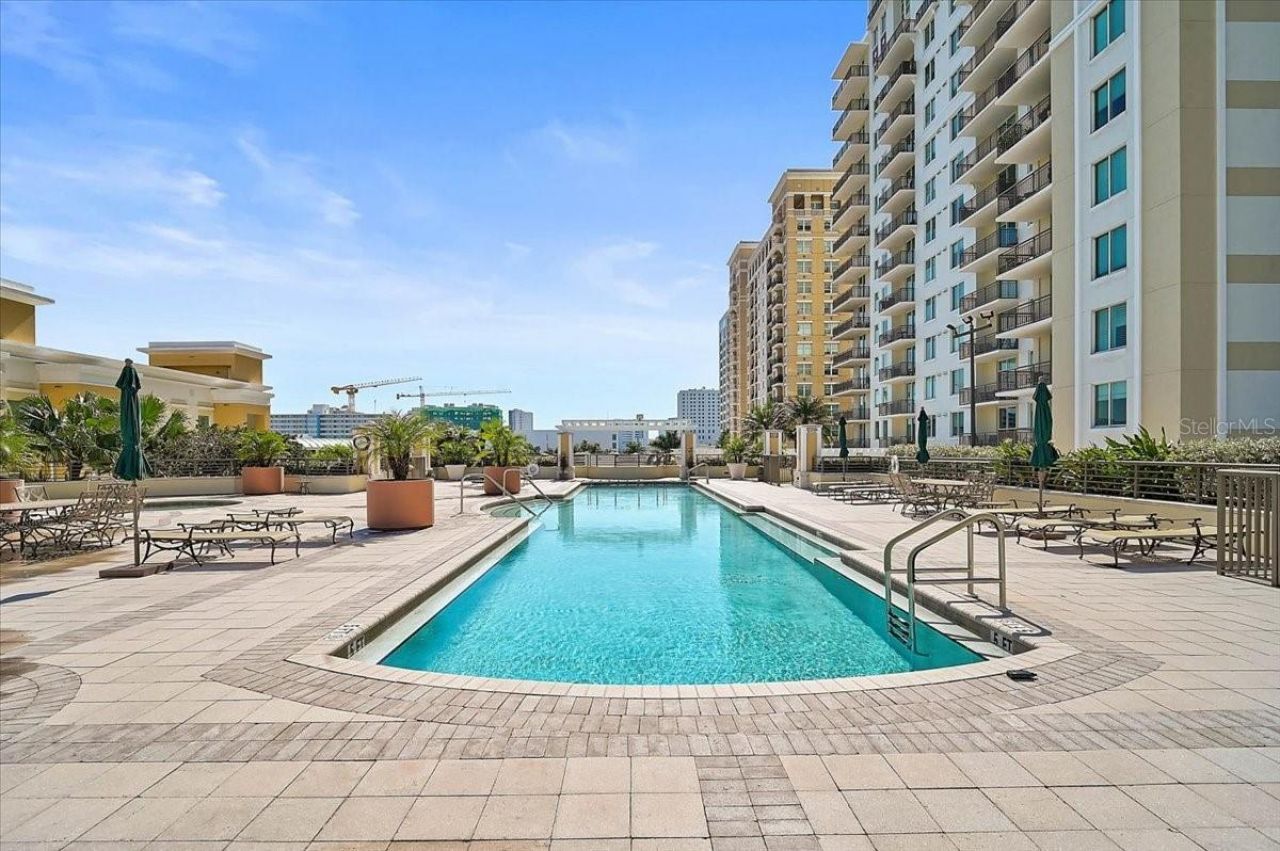 800 N Tamiami Trail, Unit 910, Sarasota, FL 34236 Photo