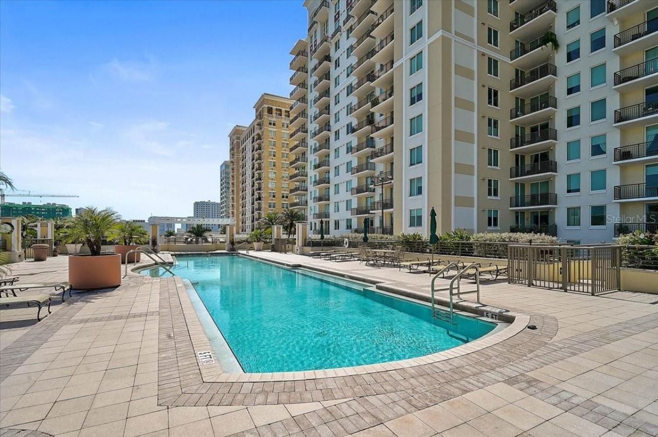 800 N Tamiami Trail, Unit 910, Sarasota, FL 34236 Photo