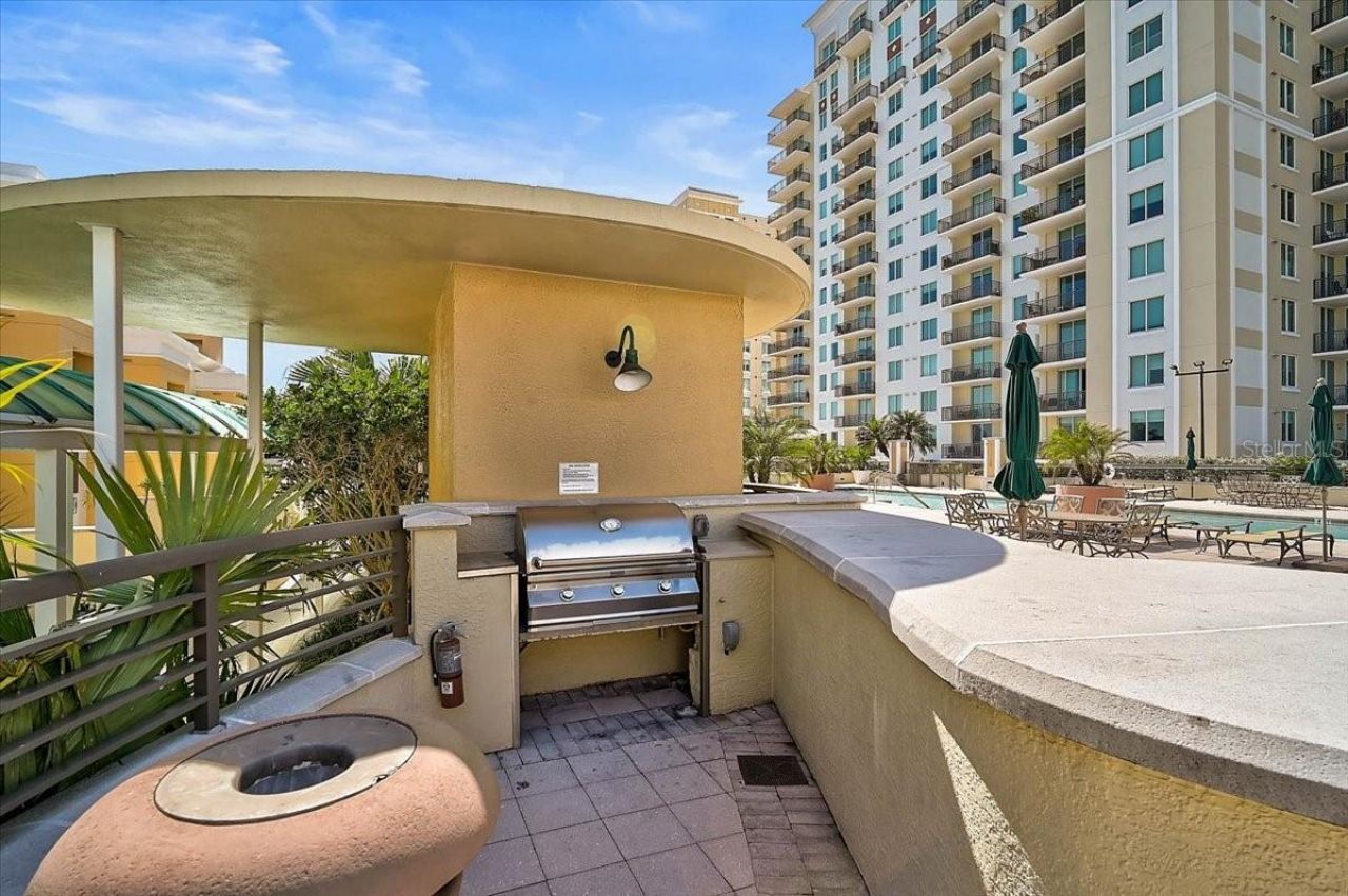 800 N Tamiami Trail, Unit 910, Sarasota, FL 34236 Photo