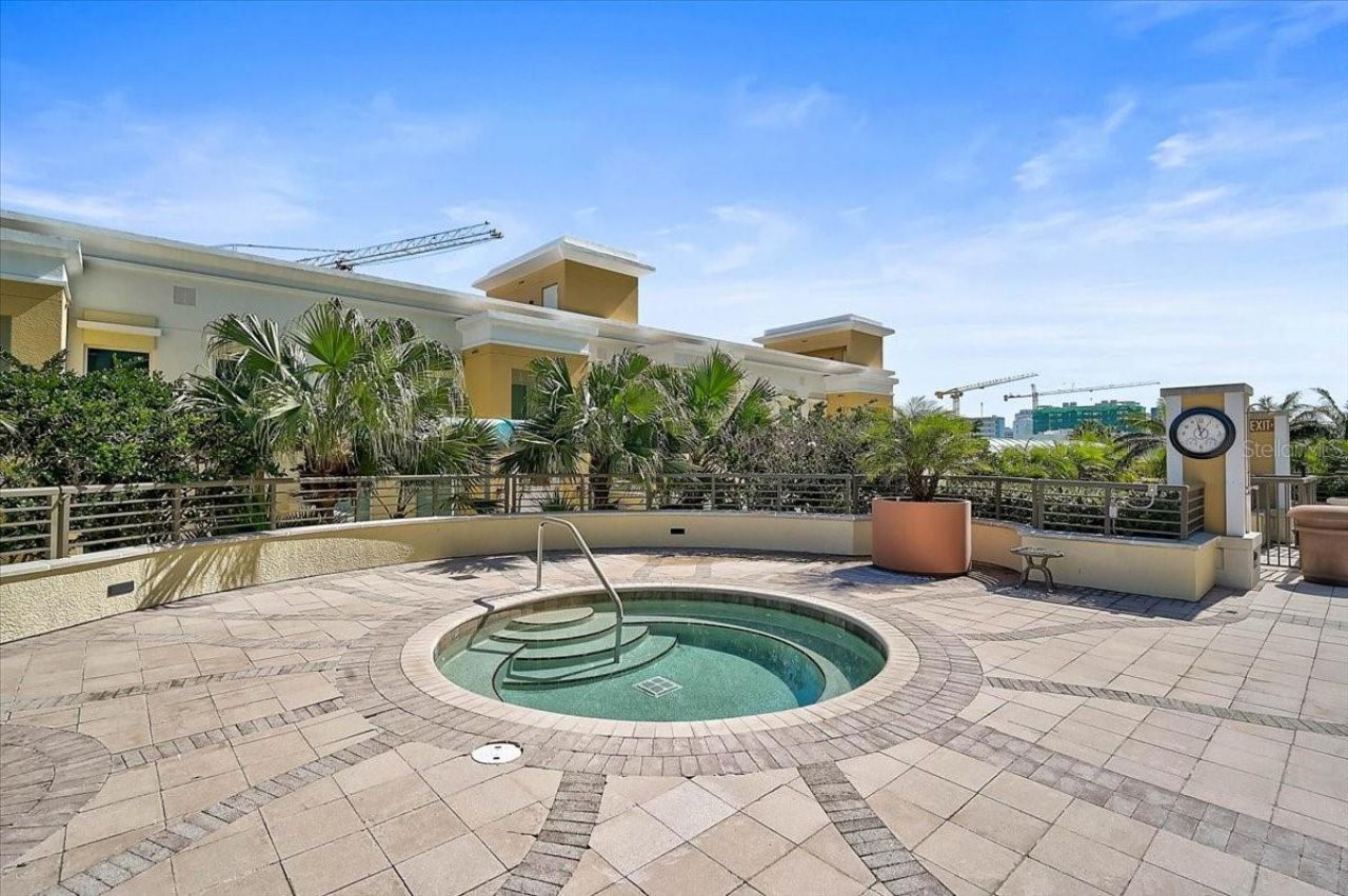 800 N Tamiami Trail, Unit 910, Sarasota, FL 34236 Photo