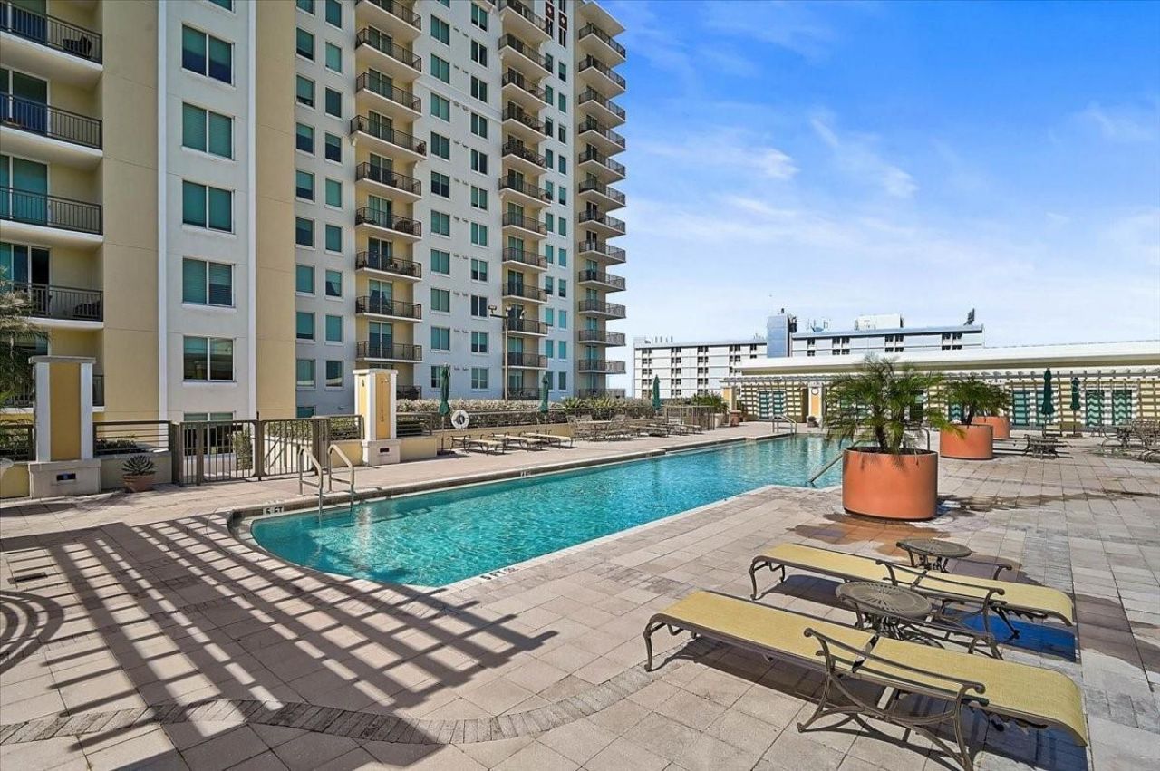 800 N Tamiami Trail, Unit 910, Sarasota, FL 34236 Photo