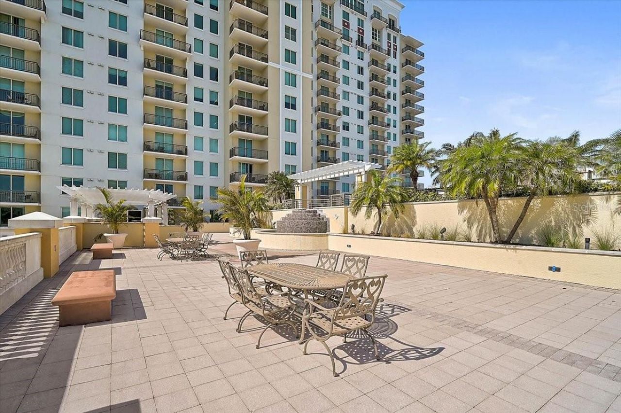 800 N Tamiami Trail, Unit 910, Sarasota, FL 34236 Photo