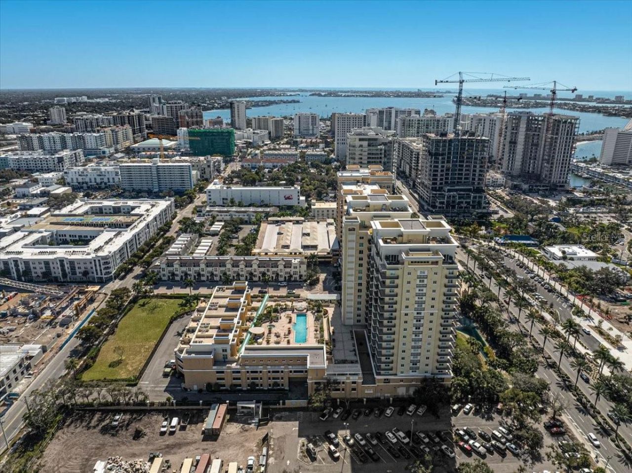 800 N Tamiami Trail, Unit 910, Sarasota, FL 34236 Photo