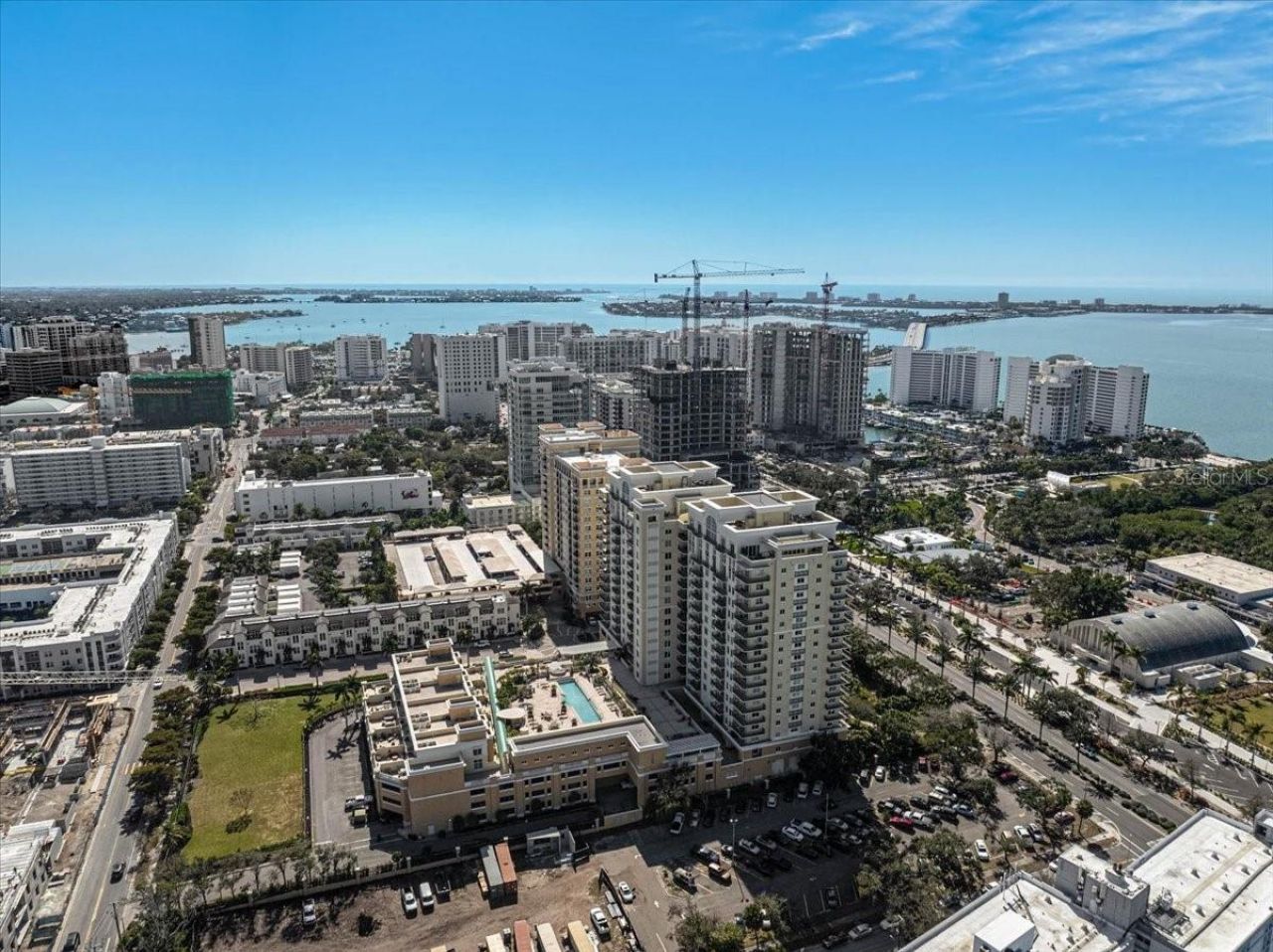 800 N Tamiami Trail, Unit 910, Sarasota, FL 34236 Photo