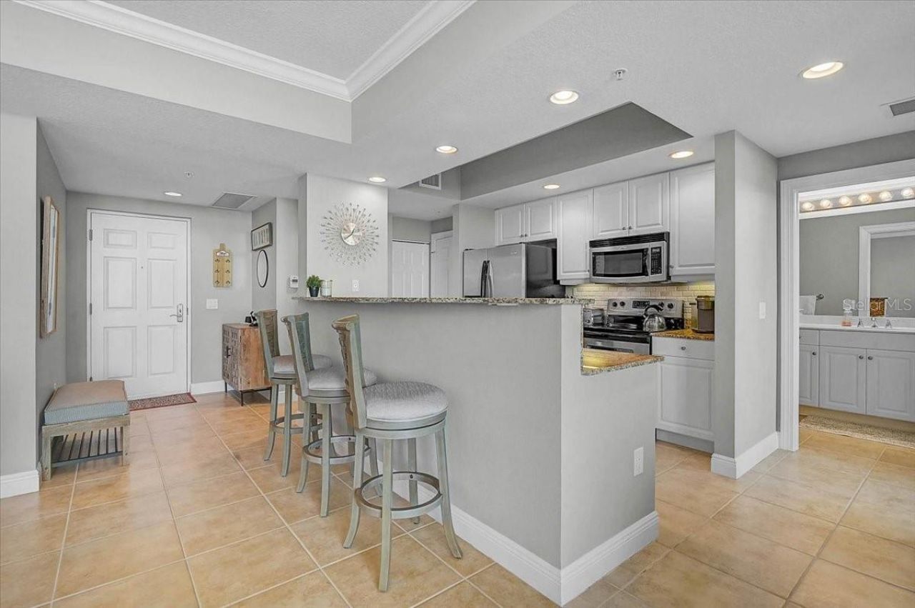 800 N Tamiami Trail, Unit 910, Sarasota, FL 34236 Photo