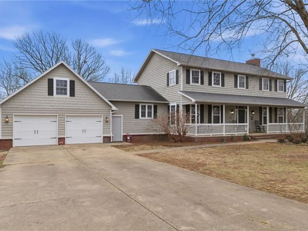 2086 Bridgeton Court , Fayetteville, AR 72701