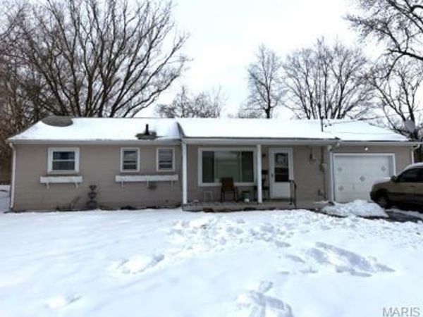 112 Colony Drive, Belleville, IL 62221