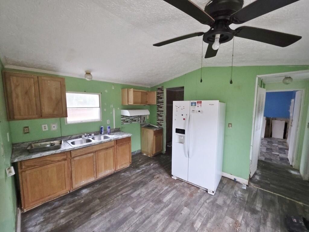 180 Cherry Tree Lane Photo 10