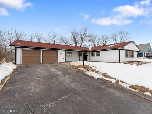 28 COUNTRY CLUB ROAD, WILLINGBORO, NJ 08046