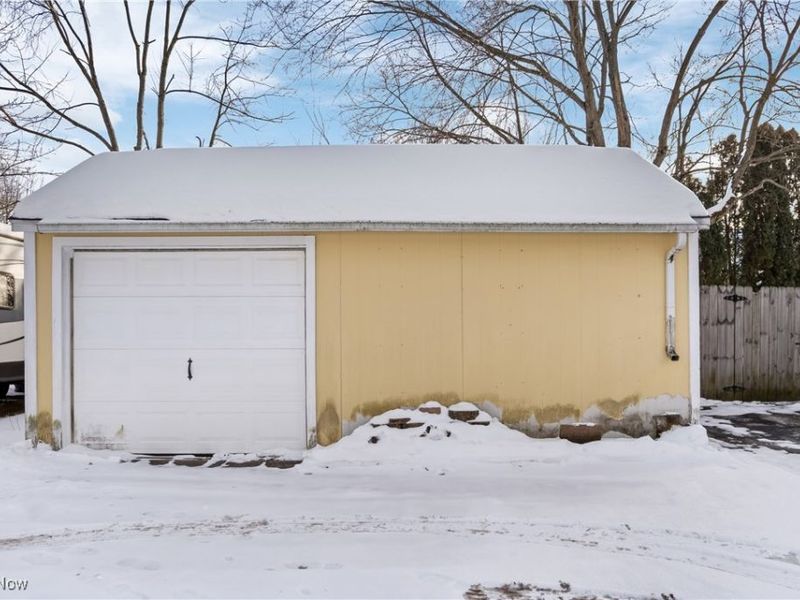 2248 Hi Vue Drive, Green, OH 44312 Photo 24