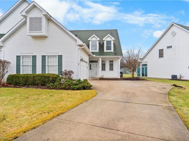 25 Golf View Lane, North Olmsted, OH 44070 Photo 1