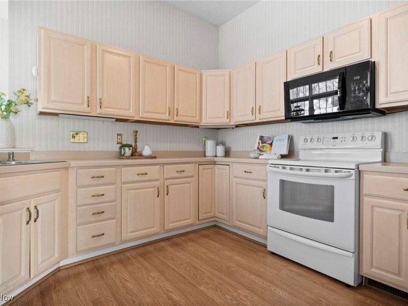 25 Golf View Lane, North Olmsted, OH 44070 Photo 14