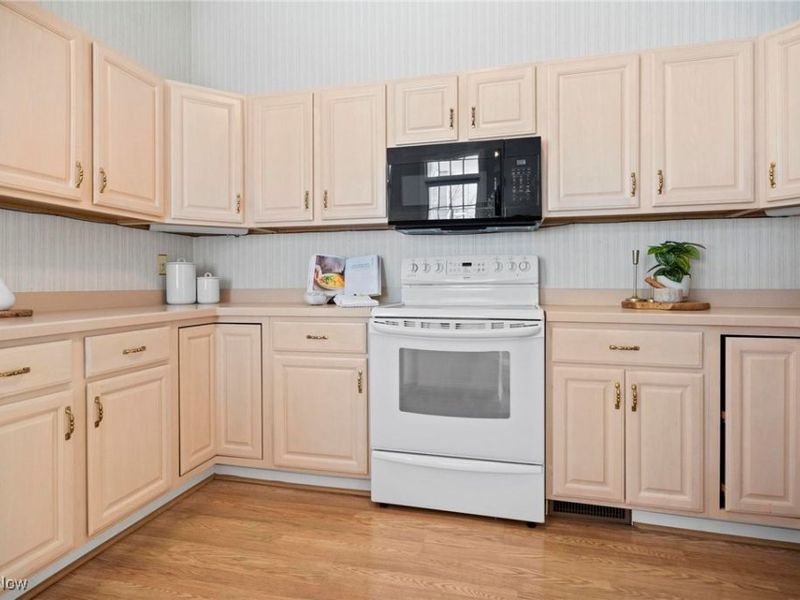 25 Golf View Lane, North Olmsted, OH 44070 Photo 16