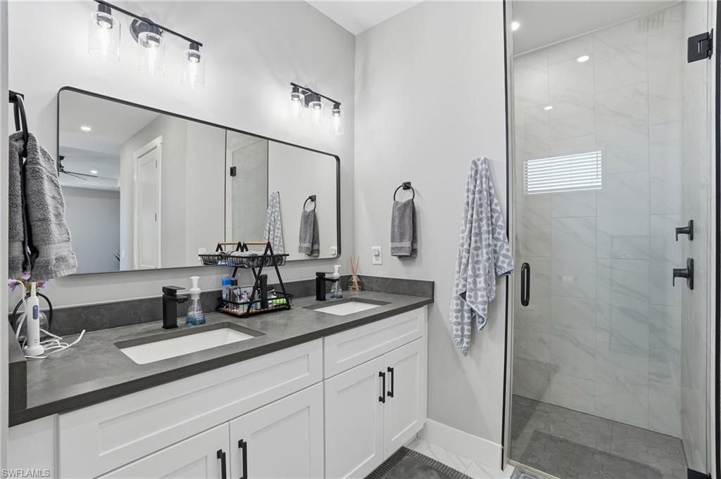 3911 NW 40th Ter, Cape Coral, FL 33993 Photo