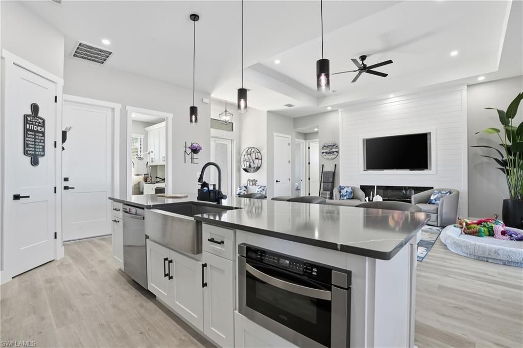 3911 NW 40th Ter, Cape Coral, FL 33993 Photo
