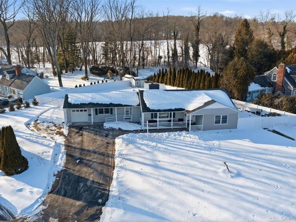 34 Mayfair Drive, Huntington, NY 11743