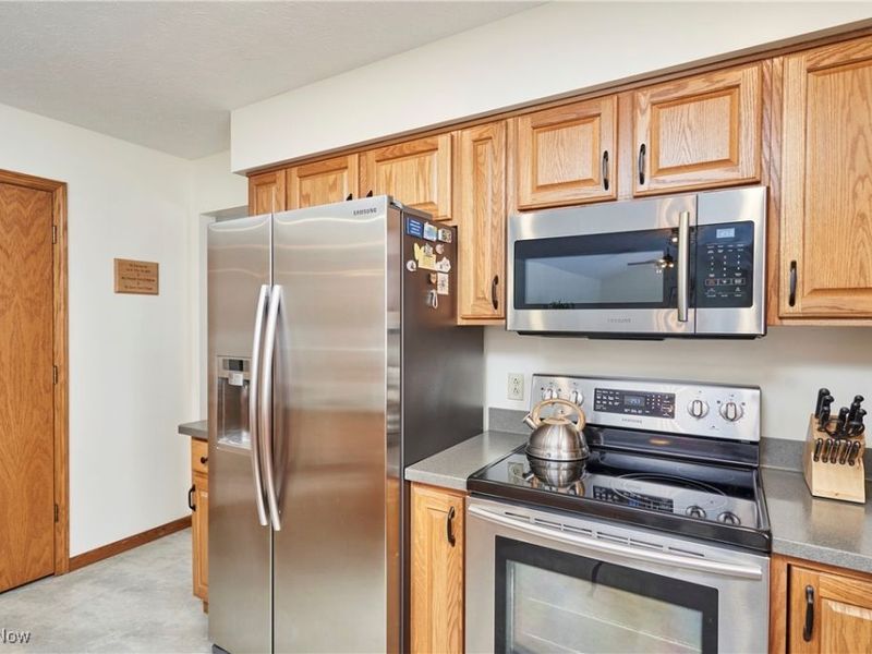 820 Lawrence Drive, Wadsworth, OH 44281 Photo 13