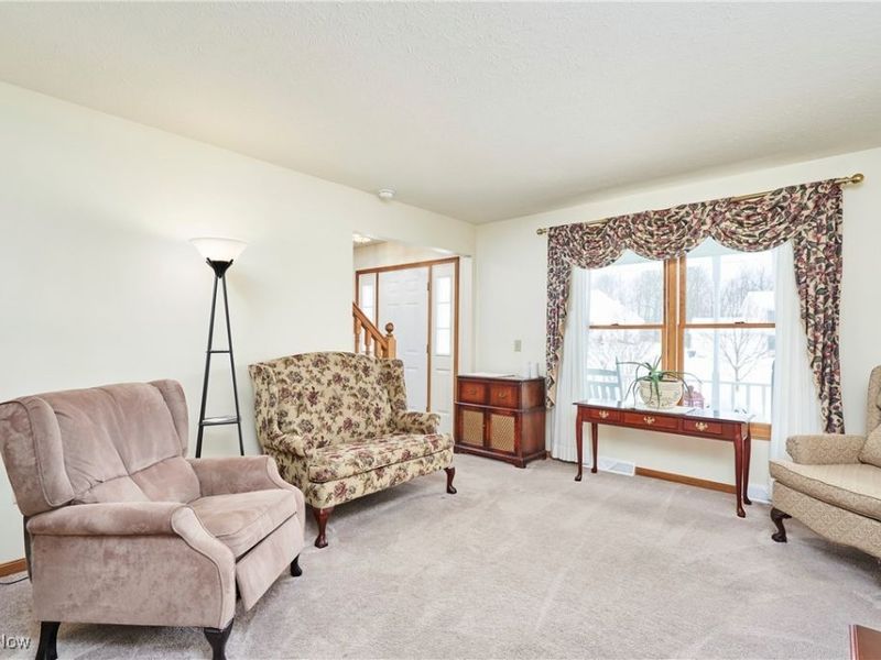 820 Lawrence Drive, Wadsworth, OH 44281 Photo 9