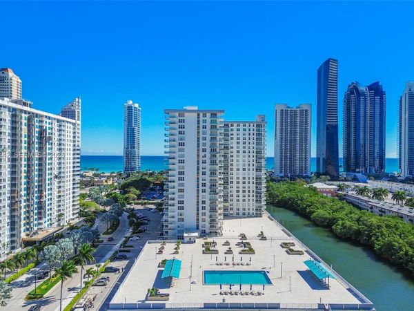 230 174th St , Unit 1404, Sunny Isles Beach, FL 33160