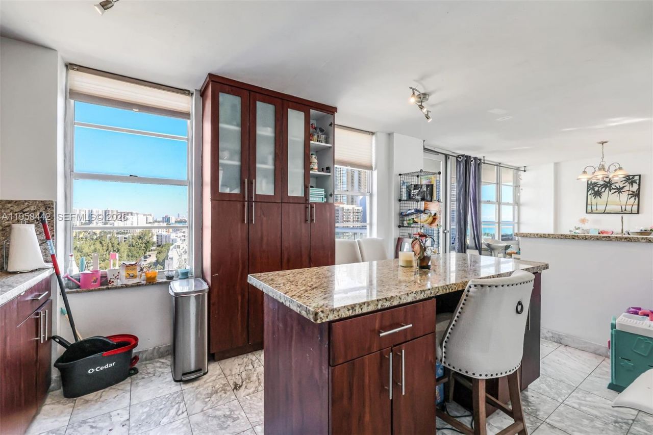 230 174th St , Unit 1404, Sunny Isles Beach, FL 33160 Photo