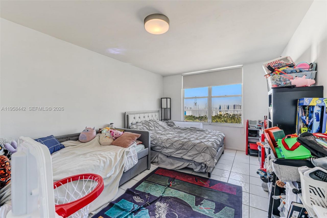 230 174th St , Unit 1404, Sunny Isles Beach, FL 33160 Photo