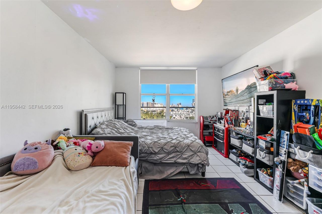 230 174th St , Unit 1404, Sunny Isles Beach, FL 33160 Photo