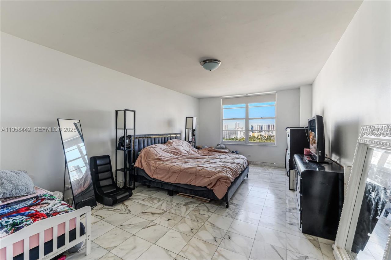 230 174th St , Unit 1404, Sunny Isles Beach, FL 33160 Photo