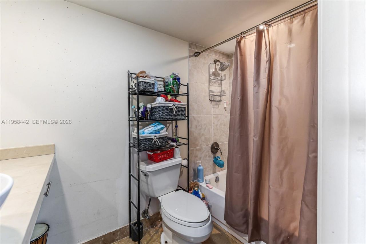 230 174th St , Unit 1404, Sunny Isles Beach, FL 33160 Photo