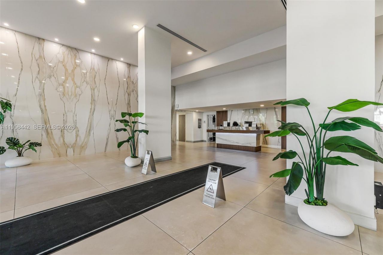 230 174th St , Unit 1404, Sunny Isles Beach, FL 33160 Photo