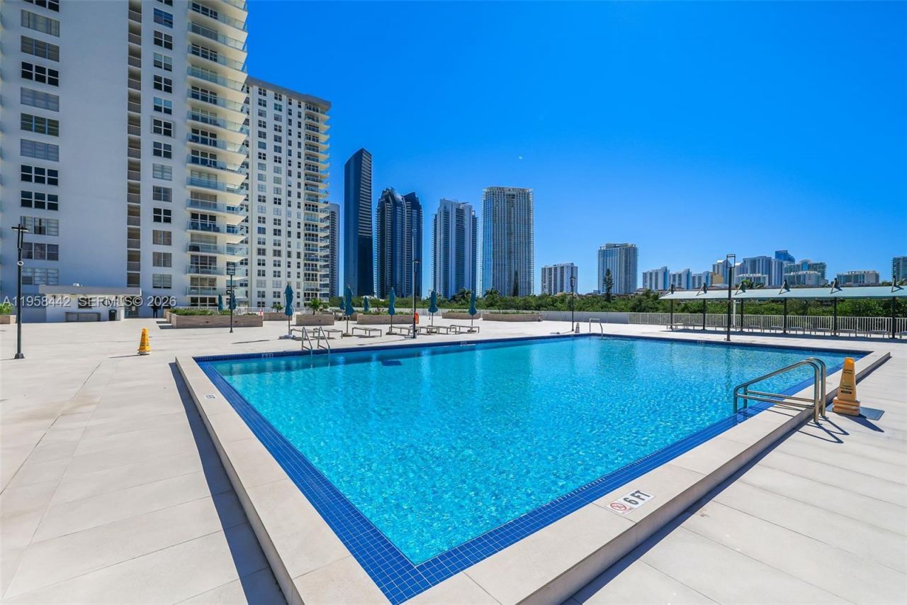 230 174th St , Unit 1404, Sunny Isles Beach, FL 33160 Photo