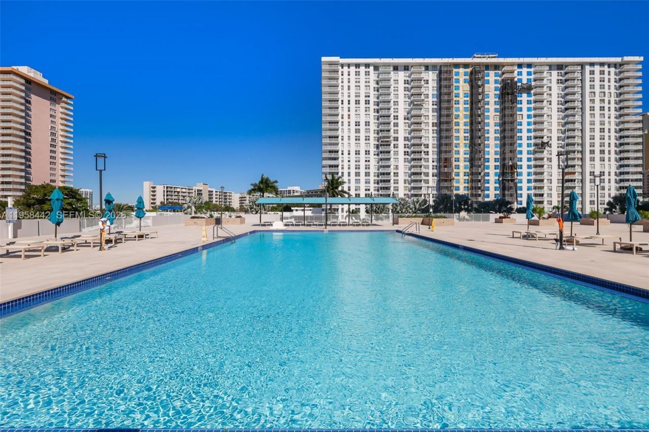 230 174th St , Unit 1404, Sunny Isles Beach, FL 33160 Photo