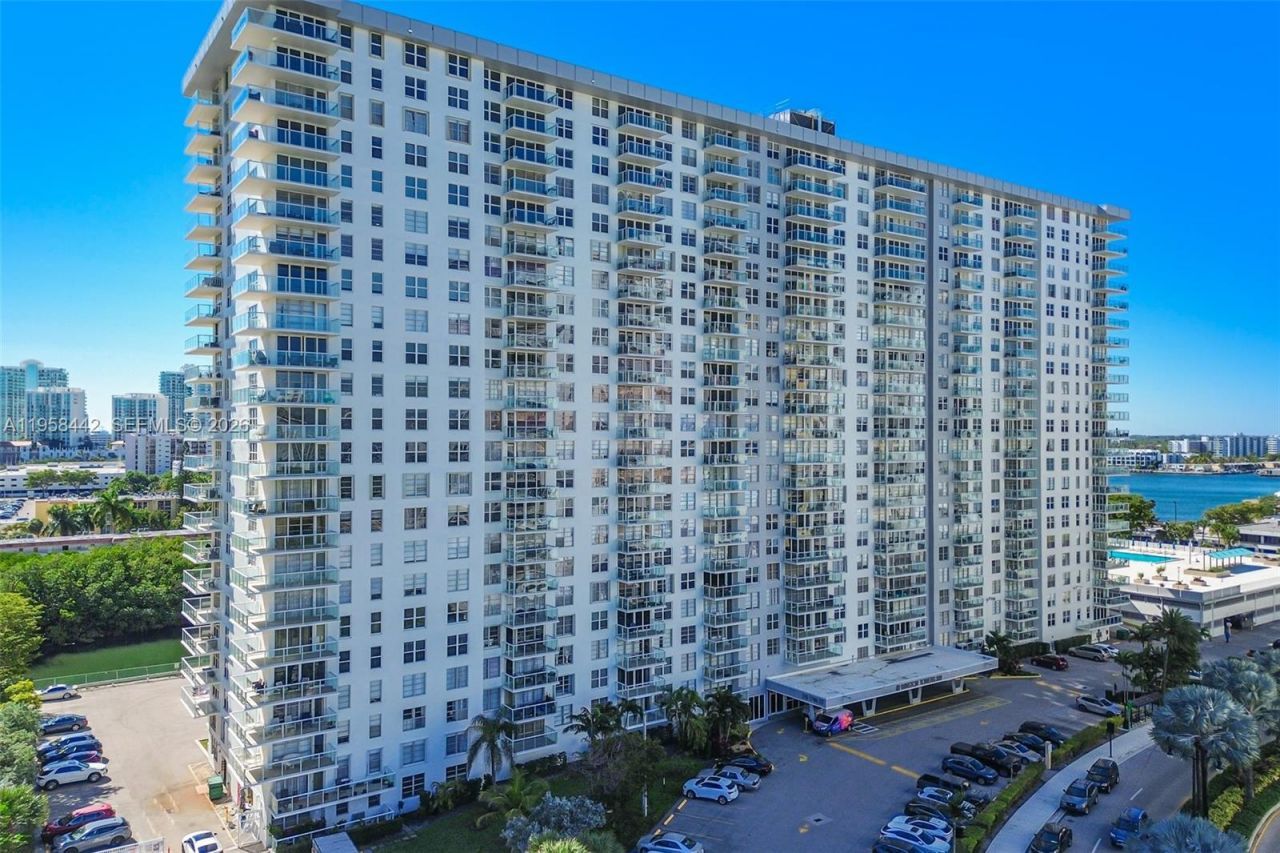 230 174th St , Unit 1404, Sunny Isles Beach, FL 33160 Photo