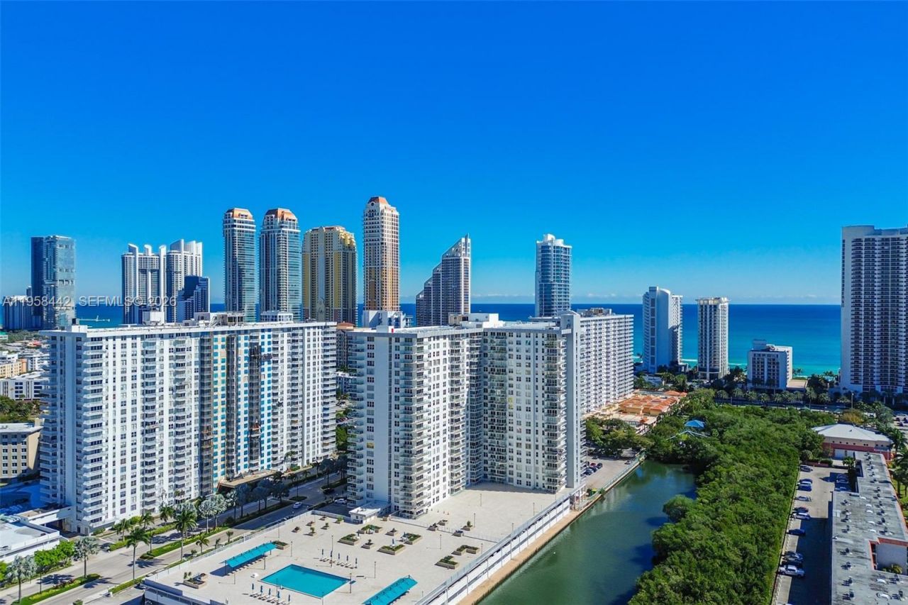 230 174th St , Unit 1404, Sunny Isles Beach, FL 33160 Photo