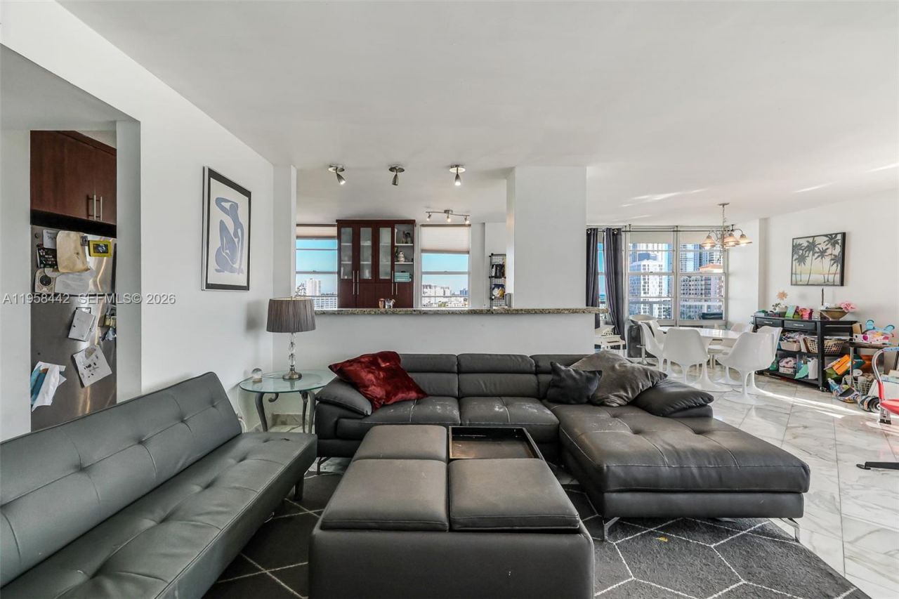 230 174th St , Unit 1404, Sunny Isles Beach, FL 33160 Photo