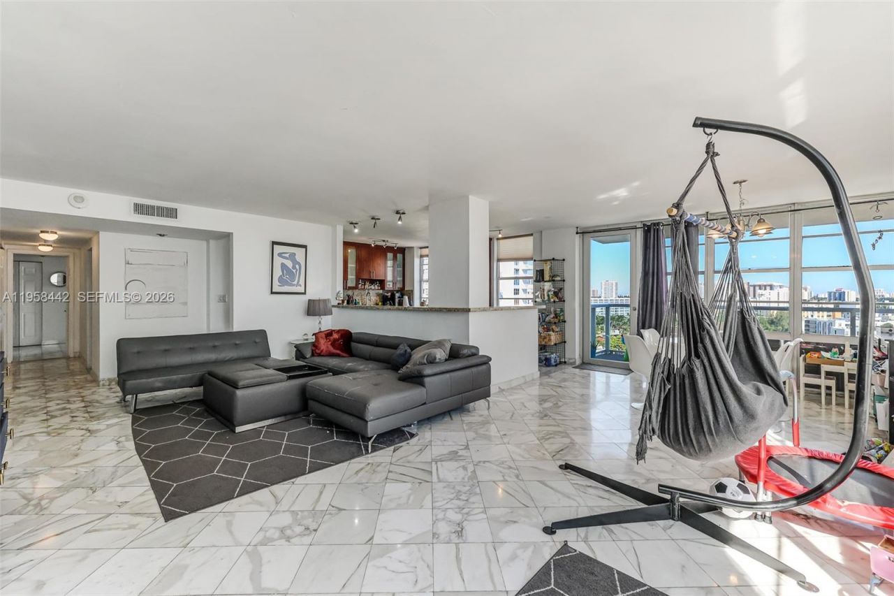 230 174th St , Unit 1404, Sunny Isles Beach, FL 33160 Photo