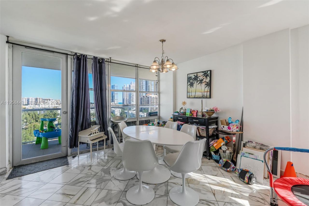 230 174th St , Unit 1404, Sunny Isles Beach, FL 33160 Photo