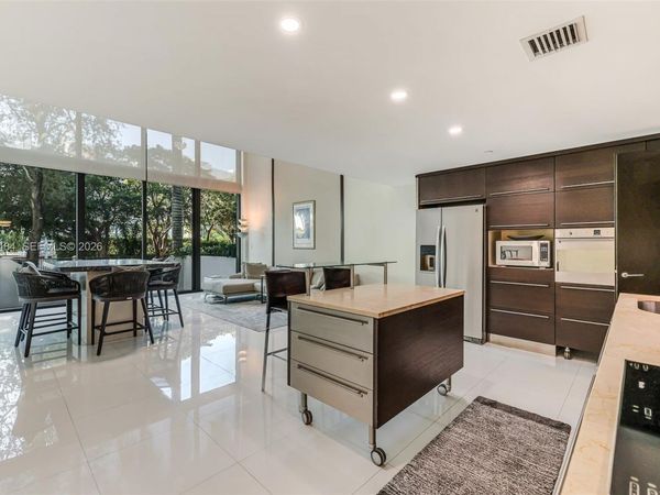 6000 Collins Ave , Unit 112, Miami Beach, FL 33140