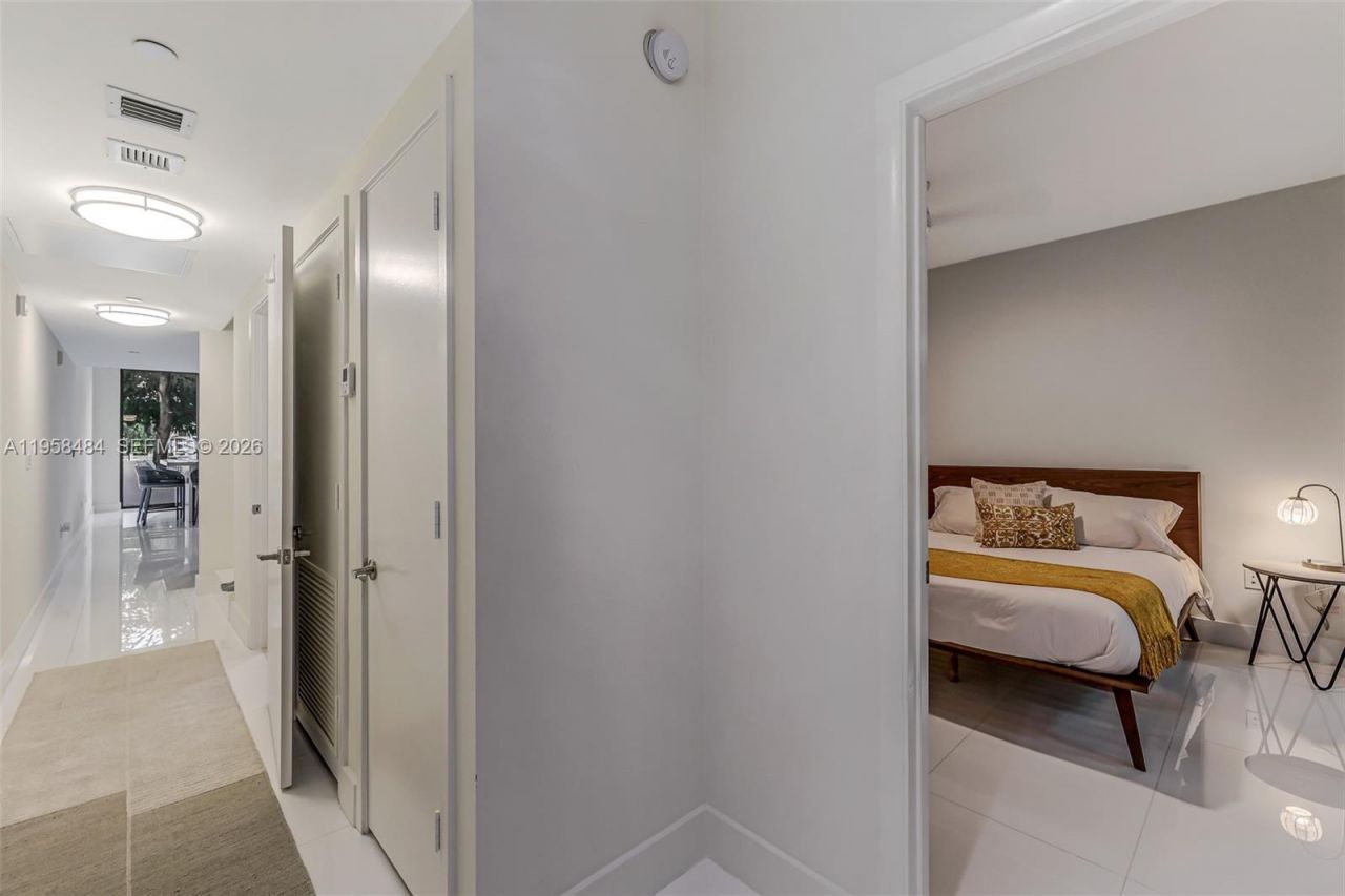 6000 Collins Ave , Unit 112, Miami Beach, FL 33140 Photo