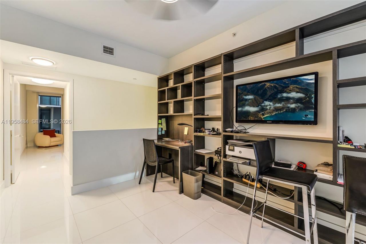 6000 Collins Ave , Unit 112, Miami Beach, FL 33140 Photo