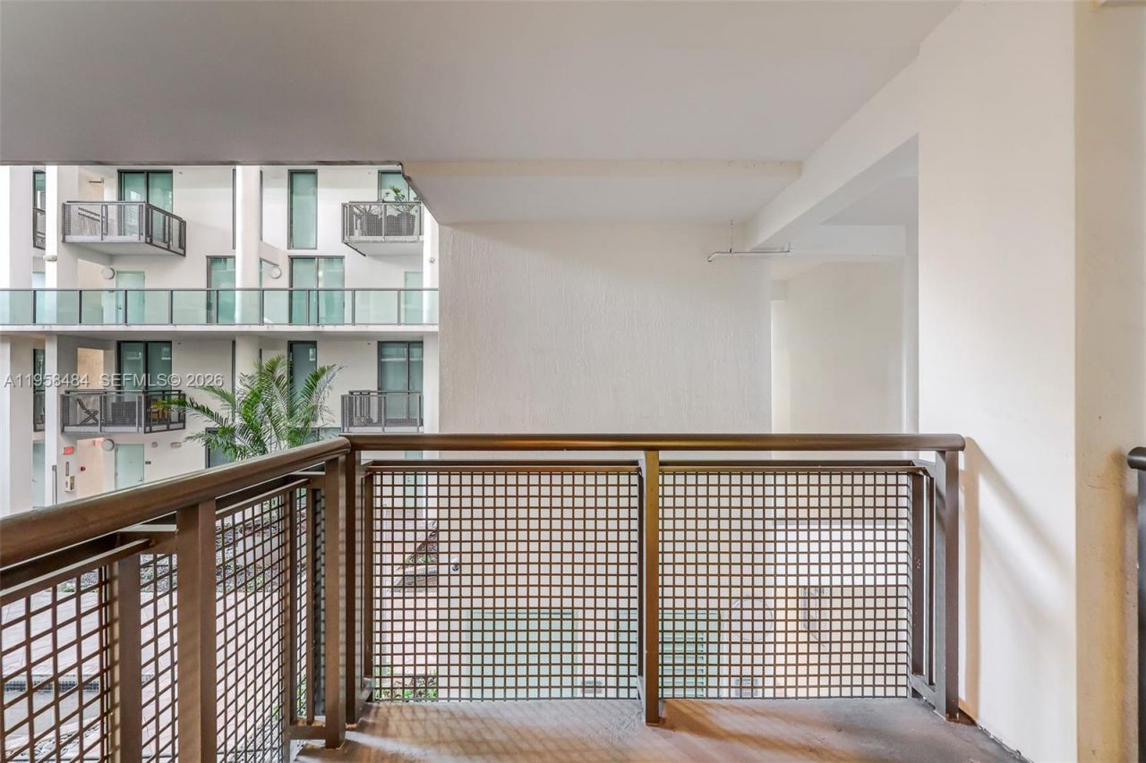 6000 Collins Ave , Unit 112, Miami Beach, FL 33140 Photo