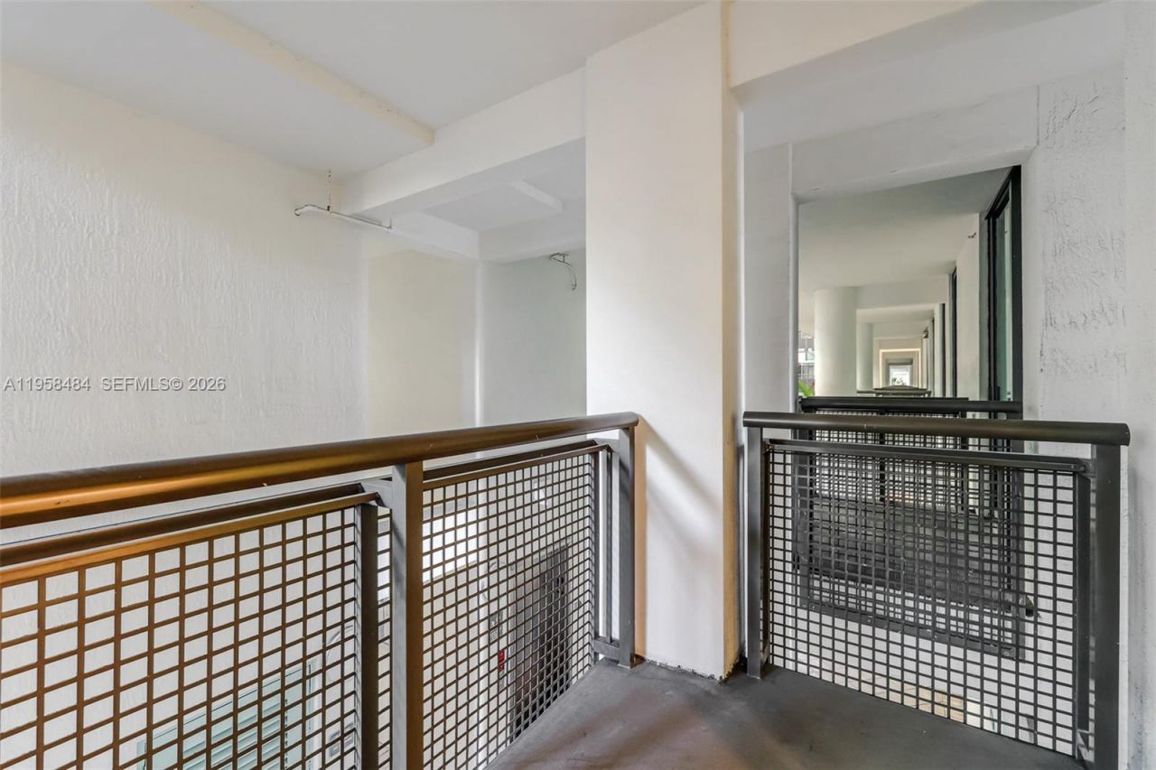 6000 Collins Ave , Unit 112, Miami Beach, FL 33140 Photo