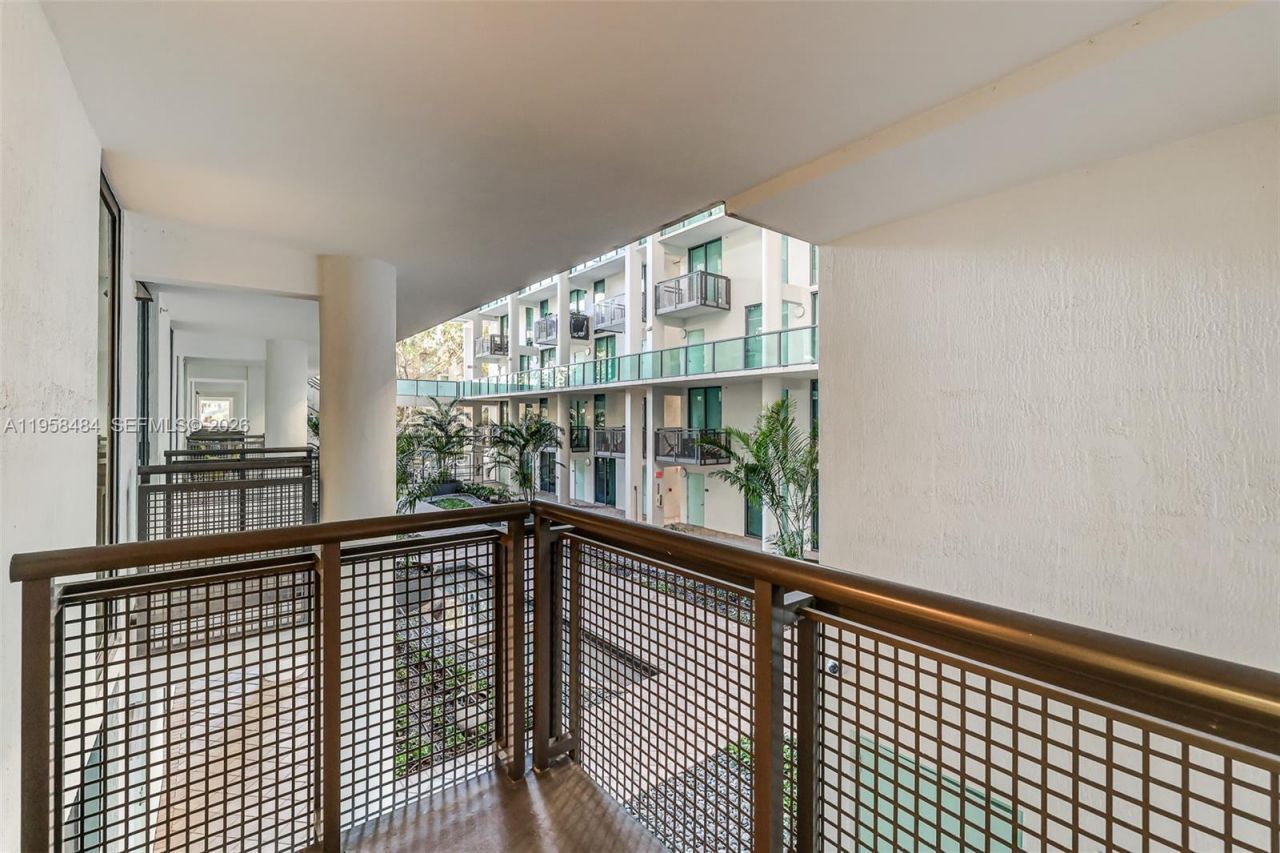 6000 Collins Ave , Unit 112, Miami Beach, FL 33140 Photo