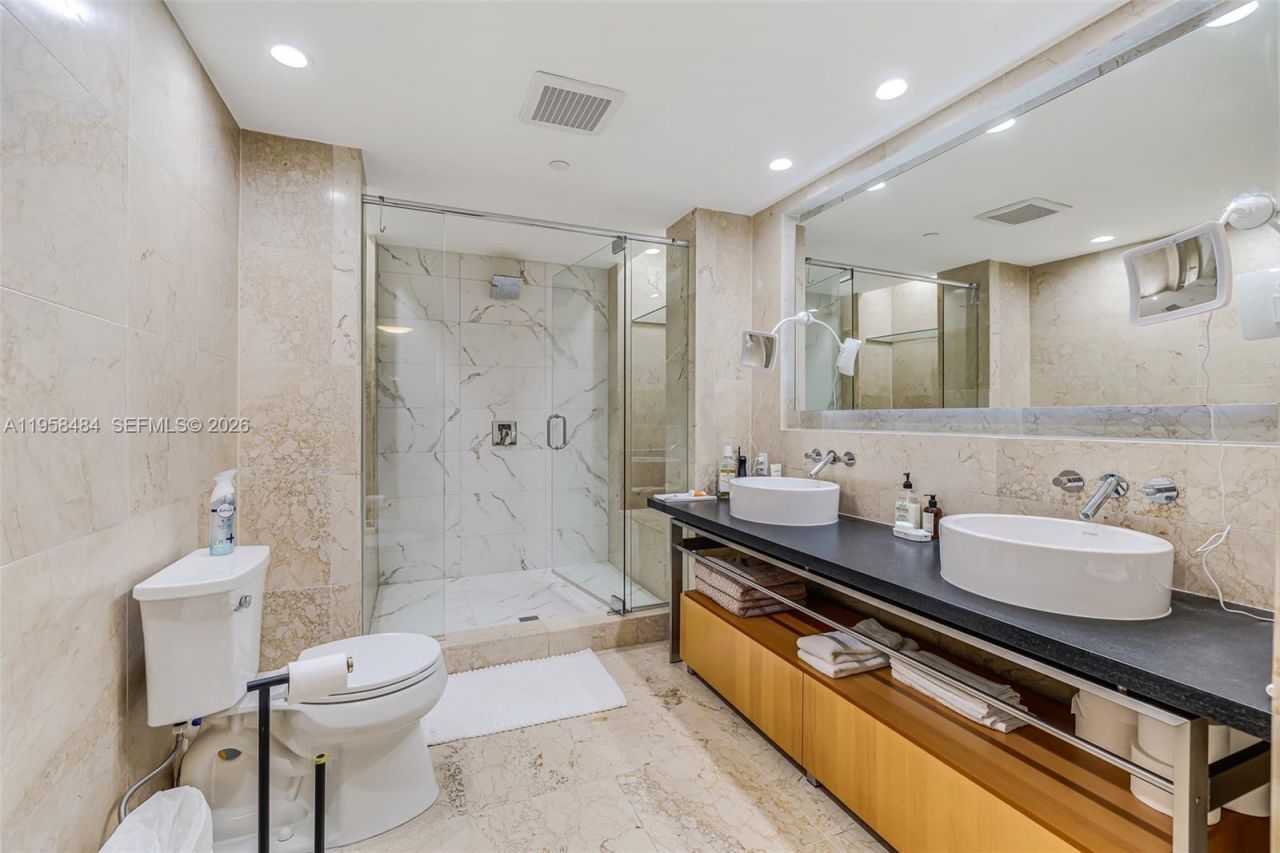 6000 Collins Ave , Unit 112, Miami Beach, FL 33140 Photo