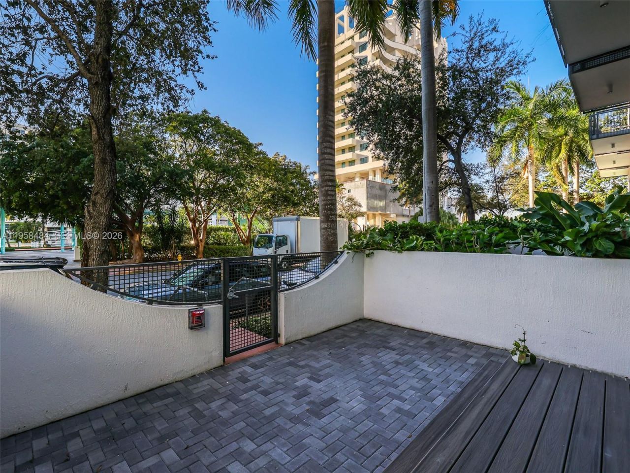 6000 Collins Ave , Unit 112, Miami Beach, FL 33140 Photo