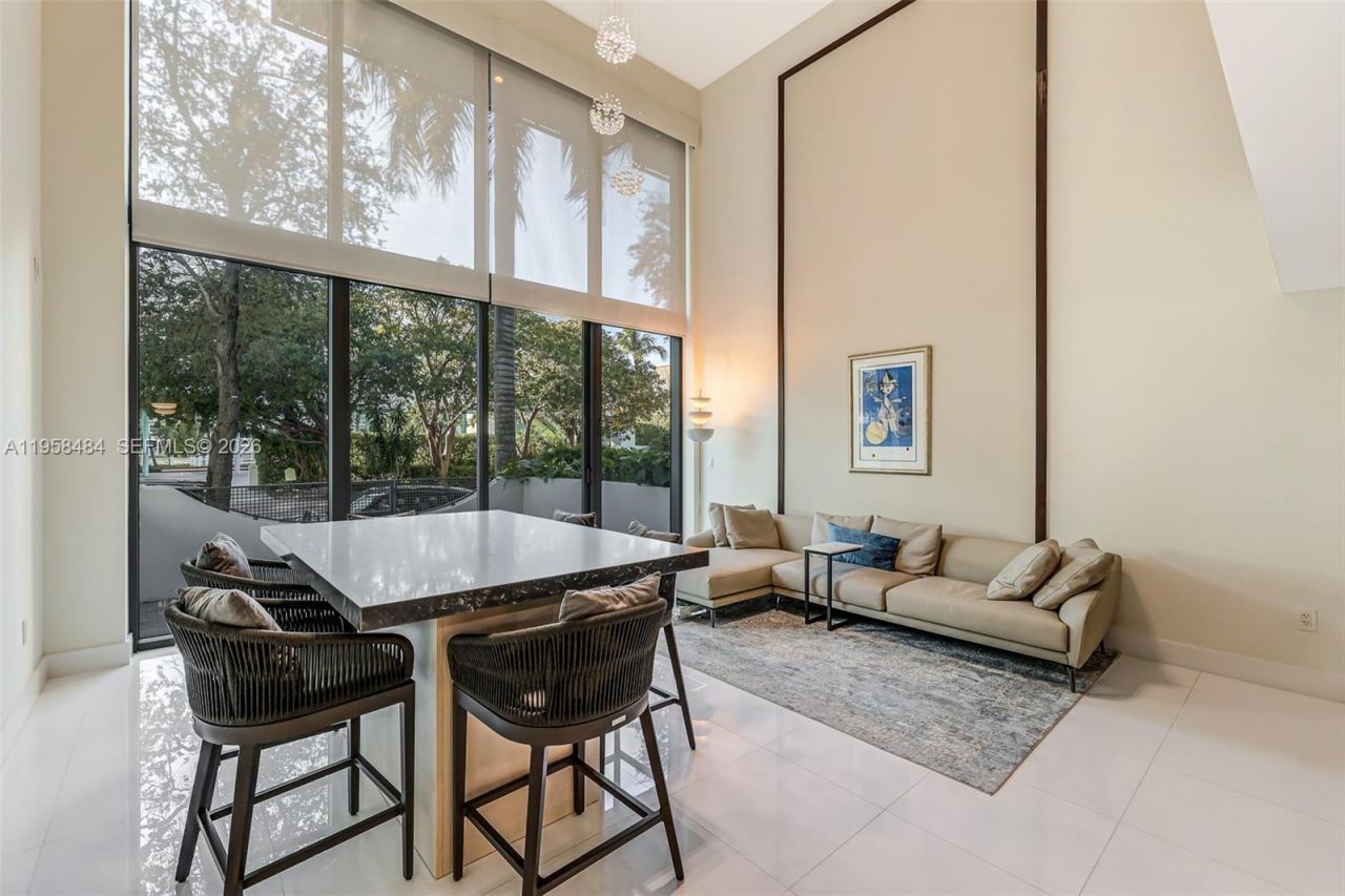 6000 Collins Ave , Unit 112, Miami Beach, FL 33140 Photo