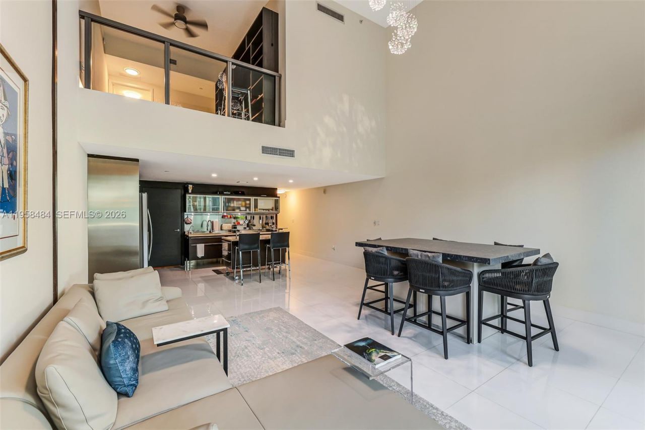 6000 Collins Ave , Unit 112, Miami Beach, FL 33140 Photo