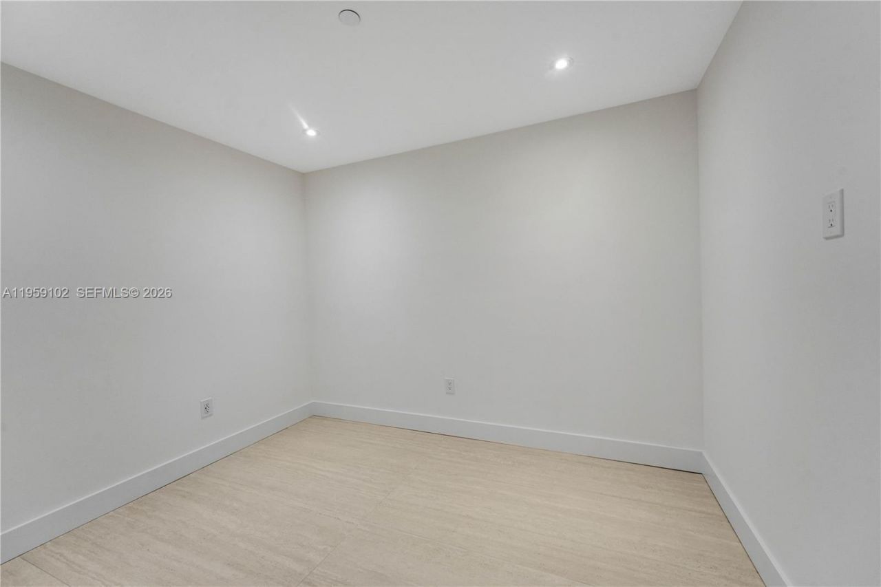 151 Crandon Blvd, Unit 136, Key Biscayne, FL 33149 Photo