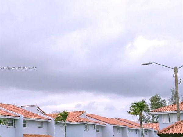 550 SW 115th Ave, Unit 807D, Sweetwater, FL 33174